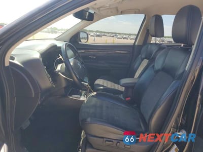 Zdjęcie 7 z 13 samochodu: 2020 MITSUBISHI OUTLANDER SE VIN:JA4AD3A31LZ006905 - miniatura