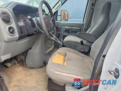 Zdjęcie 7 z 13 samochodu: 2011 FORD ECONOLINE E150 VAN VIN:1FTNE1EW9BDA82459 - miniatura