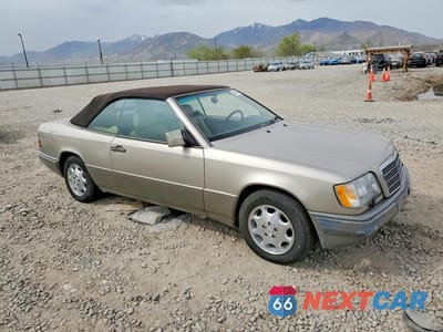 Czwarte zdjęcie samochodu z boku: 1995 MERCEDES-BENZ E 320 VIN:WDBEA66E8SC278587 - miniatura