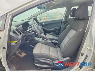 Zdjęcie 7 z 12 samochodu: 2016 KIA FORTE5 LX VIN:KNAFK5A86G5621579 - miniatura
