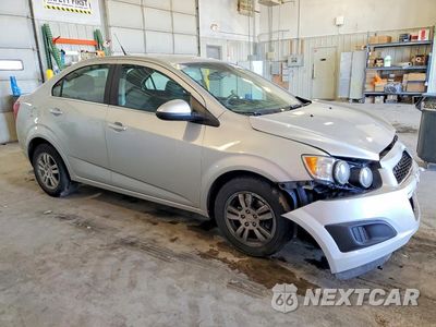 Czwarte zdjęcie samochodu z boku: 2012 CHEVROLET SONIC LT VIN:1G1JC5SH5C4156973 - miniatura
