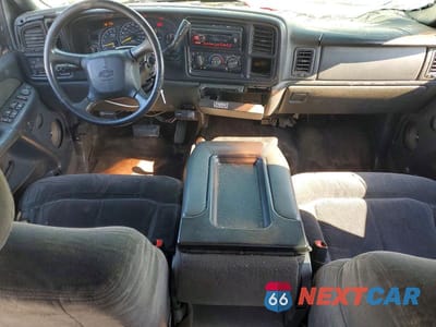 Zdjęcie 8 z 12 samochodu: 2001 CHEVROLET SILVERADO K2500 HEAVY DUTY VIN:1GCHK23U11F162774 - miniatura