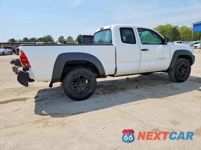 Trzecie zdjęcie samochodu z tyłu: 2015 TOYOTA TACOMA V6 VIN:5TFUU4EN7FX128575 - miniatura
