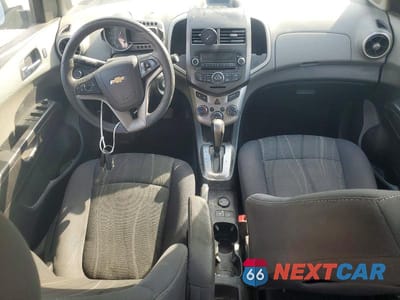 Zdjęcie 8 z 11 samochodu: 2014 CHEVROLET SONIC LT VIN:1G1JC5SH6E4213622 - miniatura