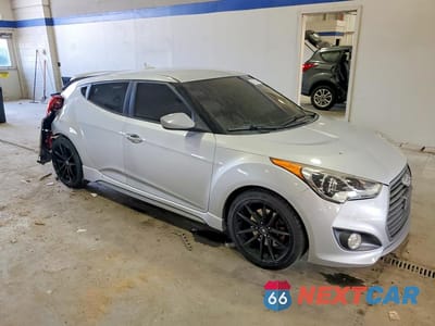 Czwarte zdjęcie samochodu z boku: 2016 HYUNDAI VELOSTER TURBO VIN:KMHTC6AE3GU264782 - miniatura