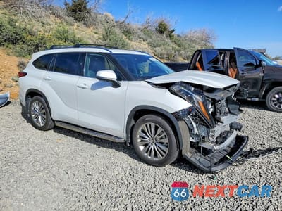 Czwarte zdjęcie samochodu z boku: 2022 TOYOTA HIGHLANDER PLATINUM VIN:5TDFZRBH9NS228879 - miniatura