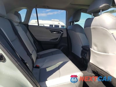 Zdjęcie 11 z 14 samochodu: 2021 TOYOTA RAV4 XLE PREMIUM VIN:JTMC1RFVXMD522800 - miniatura
