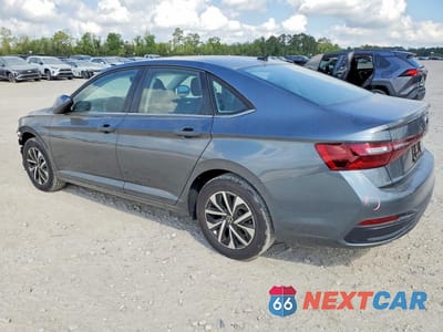 Drugie zdjęcie samochodu z przodu: 2025 VOLKSWAGEN JETTA S VIN:3VW5X7BU2SM085656 - miniatura