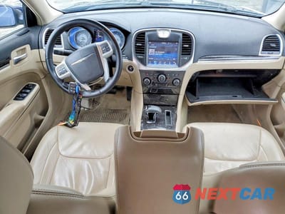 Zdjęcie 8 z 11 samochodu: 2014 CHRYSLER 300 VIN:2C3CCAAG4EH175428 - miniatura