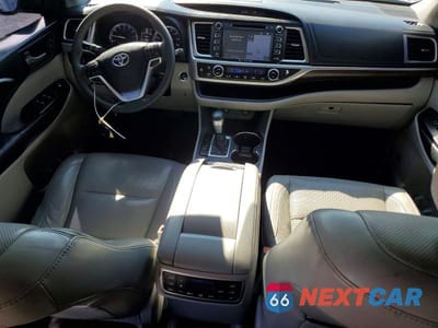 Zdjęcie 8 z 13 samochodu: 2016 TOYOTA HIGHLANDER LIMITED PLATINUM VIN:5TDYKRFH7GS126751 - miniatura