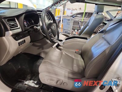 Zdjęcie 7 z 11 samochodu: 2019 TOYOTA HIGHLANDER LIMITED PLATINUM VIN:5TDDZRFH3KS930192 - miniatura