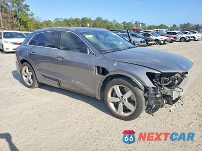 Czwarte zdjęcie samochodu z boku: 2019 AUDI E-TRON PRESTIGE VIN:WA1VAAGE6KB015517 - miniatura