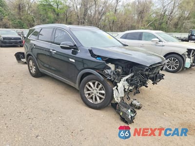 Czwarte zdjęcie samochodu z boku: 2016 KIA SORENTO LX VIN:5XYPG4A36GG059469 - miniatura