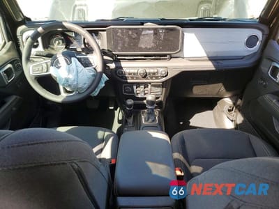 Zdjęcie 8 z 14 samochodu: 2025 JEEP WRANGLER SAHARA VIN:1C4PJXEG8SW549956 - miniatura