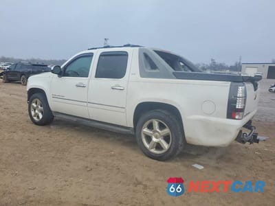 Drugie zdjęcie samochodu z przodu: 2011 CHEVROLET AVALANCHE LTZ VIN:3GNTKGE32BG100450 - miniatura