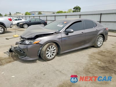 2020 TOYOTA CAMRY LE 4T1C11AK4LU350286 - główne zdjęcie licytacji z USA - miniatura