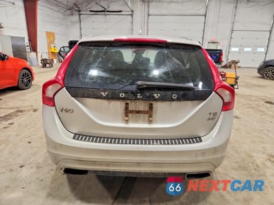 Zdjęcie 6 z 13 samochodu: 2015 VOLVO V60 PREMIER VIN:YV1612SK2F1228581 - miniatura