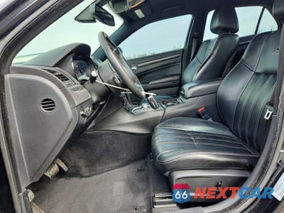 Zdjęcie 7 z 11 samochodu: 2015 CHRYSLER 300 S VIN:2C3CCABG2FH743160 - miniatura