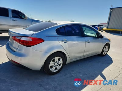 Trzecie zdjęcie samochodu z tyłu: 2015 KIA FORTE LX VIN:KNAFK4A68F5427756 - miniatura