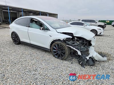 Czwarte zdjęcie samochodu z boku: 2018 TESLA MODEL X VIN:5YJXCBE46JF097625 - miniatura
