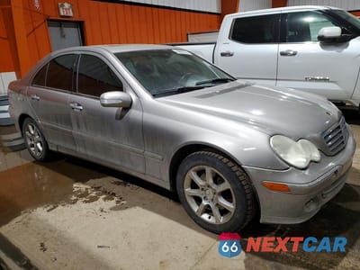 Czwarte zdjęcie samochodu z boku: 2007 MERCEDES-BENZ C 280 4MATIC VIN:WDBRF92H67F850217 - miniatura