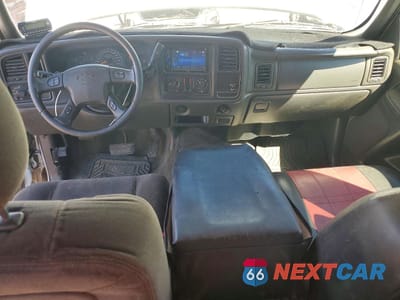 Zdjęcie 8 z 12 samochodu: 2006 CHEV SILVERADO VIN:1GCHC29U36E187967 - miniatura