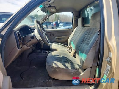 Zdjęcie 7 z 11 samochodu: 2001 TOYOTA TACOMA BASE VIN:5TENL42N11Z785885 - miniatura