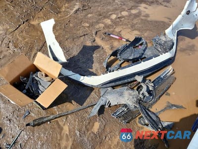 Zdjęcie 12 z 13 samochodu: 2018 MERCEDES-BENZ CLA 45 AMG VIN:WDDSJ5CB5JN510869 - miniatura