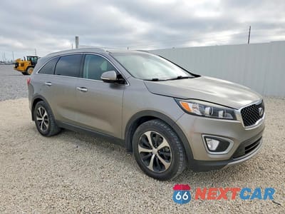 Czwarte zdjęcie samochodu z boku: 2017 KIA SORENTO EX V6 VIN:5XYPH4A5XHG330159 - miniatura