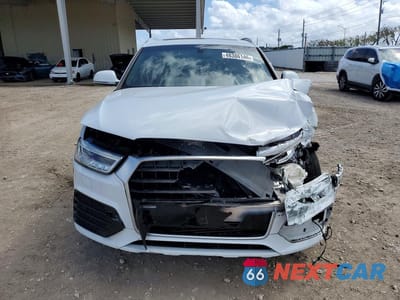 Piąte zdjęcie samochodu w środku: 2017 AUDI Q3 PRESTIGE VIN:WA1FCCFS9HR017778 - miniatura