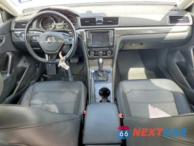 Zdjęcie 8 z 12 samochodu: 2018 VOLKSWAGEN PASSAT SE VIN:1VWBA7A34JC052316 - miniatura
