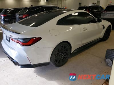 Trzecie zdjęcie samochodu z tyłu: 2021 BMW M4 COMPETITION VIN:WBS33AZ01MCH17004 - miniatura