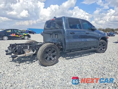 Trzecie zdjęcie samochodu z tyłu: 2026 RAM 1500 BIG HORN VIN:1C6SRFFT7TN270974 - miniatura