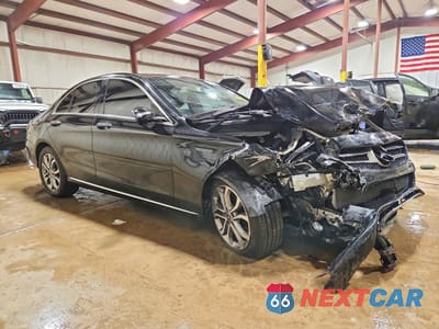 Czwarte zdjęcie samochodu z boku: 2017 MERCEDES-BENZ C 300 4MATIC VIN:55SWF4KB7HU227583 - miniatura