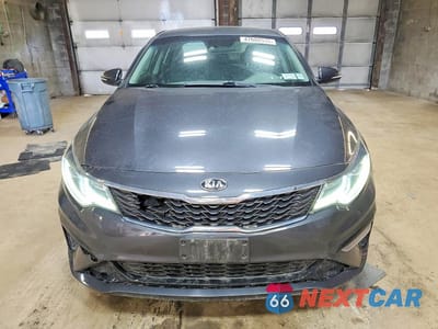Piąte zdjęcie samochodu w środku: 2019 KIA OPTIMA LX VIN:5XXGT4L36KG308035 - miniatura