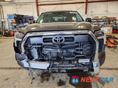 Piąte zdjęcie samochodu w środku: 2024 TOYOTA TUNDRA SR5 VIN:5TFLA5DB2RX218349 - miniatura