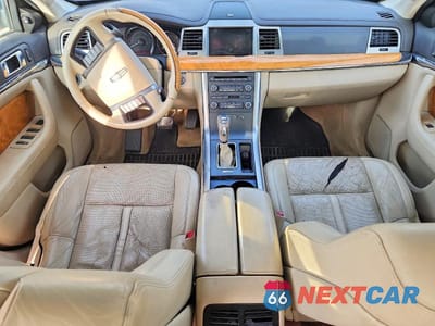 Zdjęcie 8 z 12 samochodu: 2010 LINCOLN MKS VIN:1LNHL9ER9AG603779 - miniatura