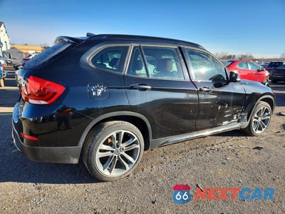 Trzecie zdjęcie samochodu z tyłu: 2013 BMW X1 XDRIVE28I VIN:WBAVL1C50DVR91538 - miniatura