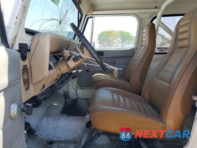 Zdjęcie 7 z 12 samochodu: 1990 JEEP WRANGLER VIN:2J4FY29T3LJ505562 - miniatura