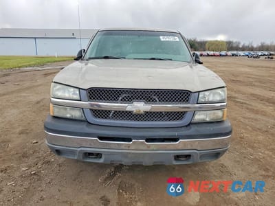 Piąte zdjęcie samochodu w środku: 2003 CHEVROLET SILVERADO C1500 VIN:1GCEC14X13Z106578 - miniatura