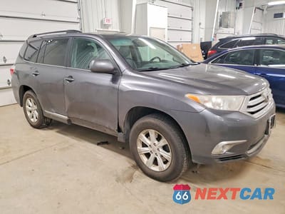 Czwarte zdjęcie samochodu z boku: 2012 TOYOTA HIGHLANDER SE VIN:5TDBK3EH5CS123684 - miniatura