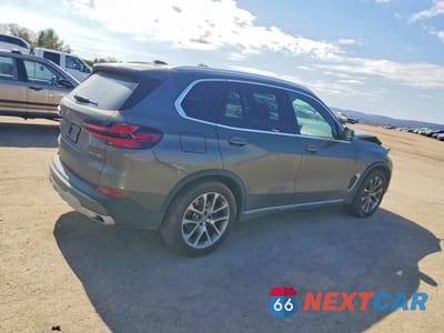 Trzecie zdjęcie samochodu z tyłu: 2025 BMW X5 XDRIVE40I VIN:5UX23EU08S9Z99469 - miniatura