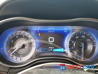 Zdjęcie 9 z 13 samochodu: 2019 CHRYSLER 300 LIMITED VIN:2C3CCAKG2KH631534 - miniatura