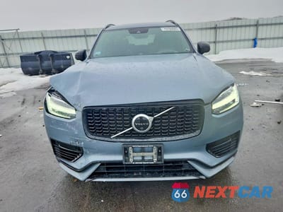 Piąte zdjęcie samochodu w środku: 2022 VOLVO XC90 T8 RECHARGE R-DESIGN VIN:YV4BR0CM0N1820929 - miniatura
