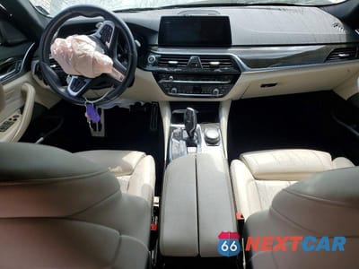 Zdjęcie 8 z 12 samochodu: 2019 BMW 540 I VIN:WBAJE5C57KWW13384 - miniatura