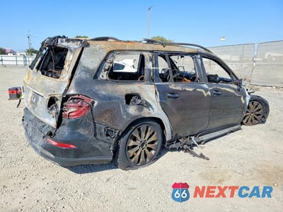 Trzecie zdjęcie samochodu z tyłu: 2018 MERCEDES-BENZ GLS 450 4MATIC VIN:4JGDF6EE3JB038024 - miniatura