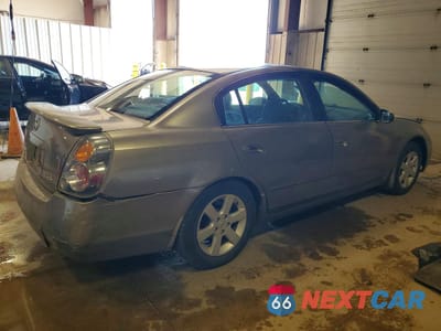 Trzecie zdjęcie samochodu z tyłu: 2004 NISSAN ALTIMA 2.5 VIN:1N4AL11D54C104562 - miniatura