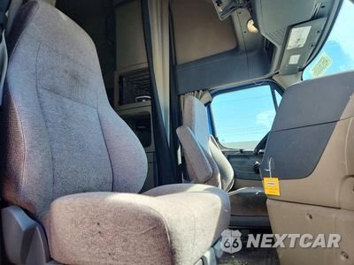 Zdjęcie 6 z 10 samochodu: 2020 FREIGHTLINER CASCADIA 125 SEMI TRUCK VIN:3AKJGLDR4LSLP1902 - miniatura
