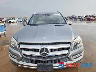 Piąte zdjęcie samochodu w środku: 2015 MERCEDES-BENZ GL 450 4MATIC VIN:4JGDF6EE8FA471447 - miniatura