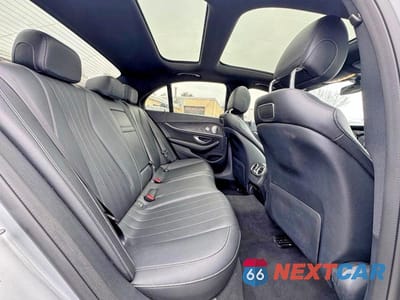 Zdjęcie 6 z 10 samochodu: 2019 MERCEDES-BENZ E 300 4MATIC VIN:WDDZF4KB6KA507483 - miniatura